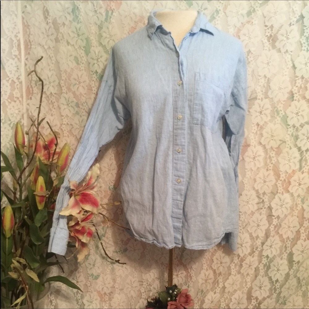Old Navy button front long sleeves boyfriend shirt
